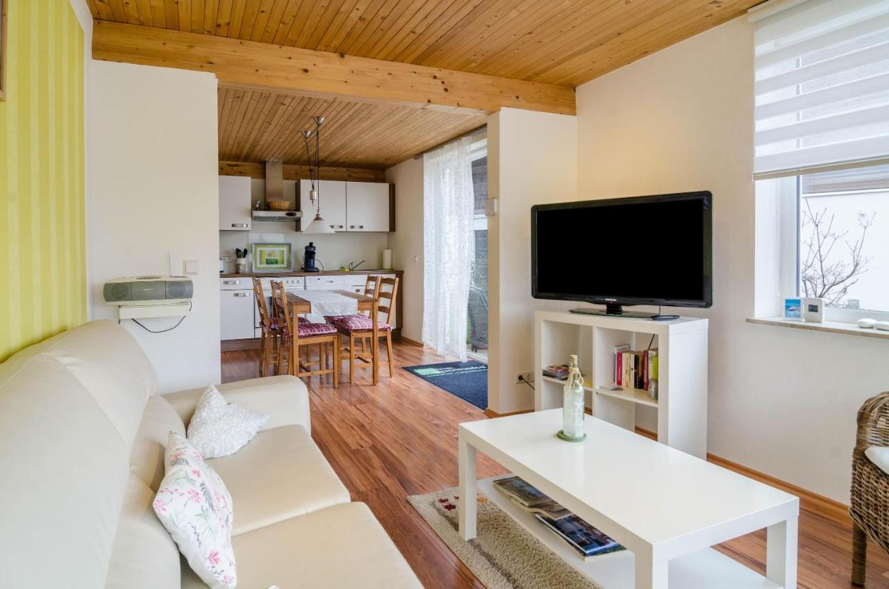 Ferienwohnung Erdgeschoss Юберлинген Екстериор снимка