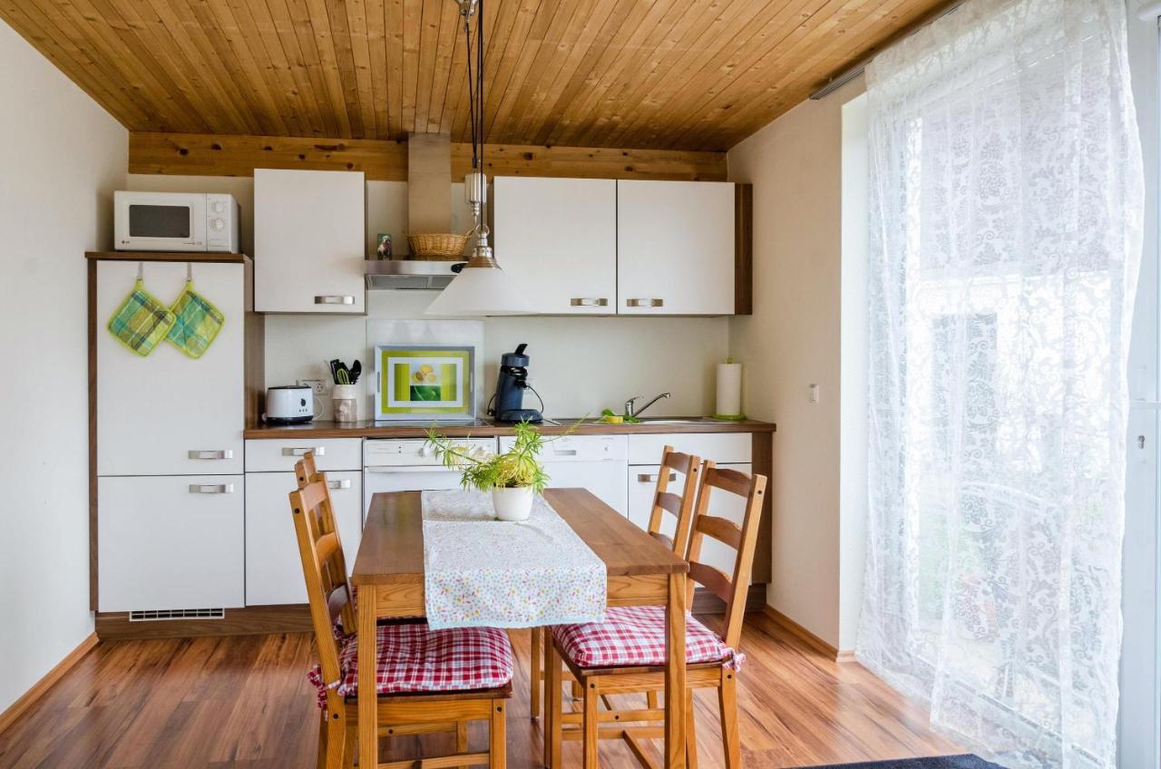 Ferienwohnung Erdgeschoss Юберлинген Екстериор снимка